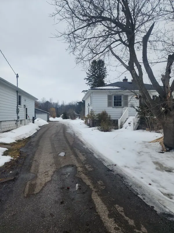 20145 Bathurst ST, East Gwillimbury, ON L9N 1N3