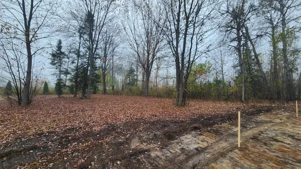 15 Concord RD, West Nipissing, ON P2B 2N7