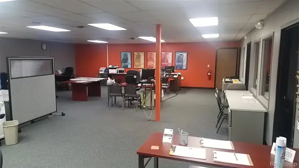 32290 5 MILE STE3 RD, Livonia, MI 48154