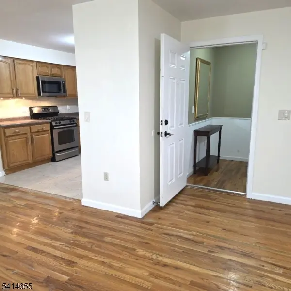 24 Van Vechten St #3, Newark City, NJ 07114