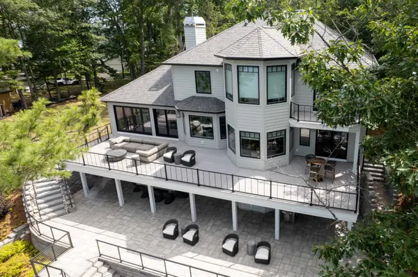 5568 Lakeview DR, Green Lake Twp, MI 49643