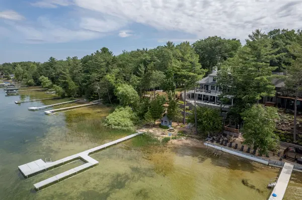 5568 Lakeview DR, Green Lake Twp, MI 49643