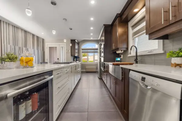 1813 Elmridge DR, Beacon Hill North - South And Area, ON K1J 6S3