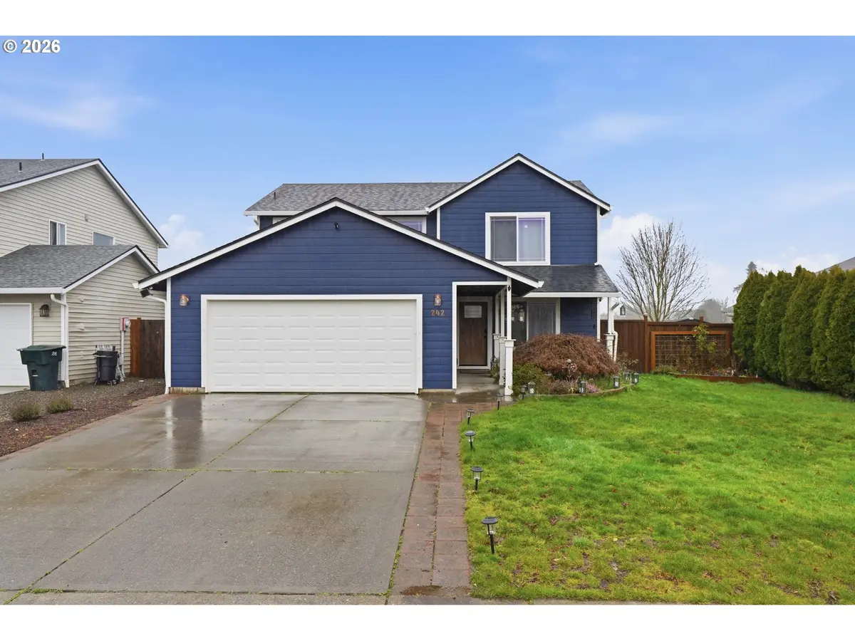 242 ADAMS DR, Kelso, WA 98626