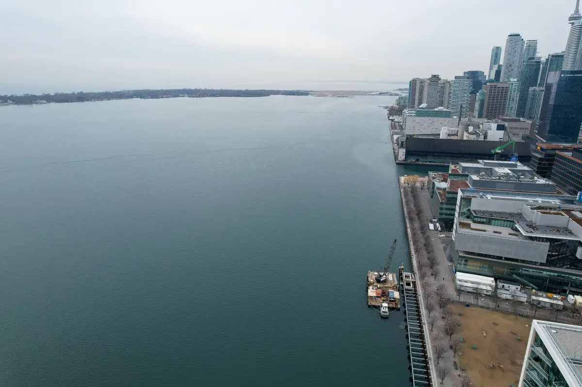 1 Edgewater DR #PH33, Toronto C08, ON M5A 0L1