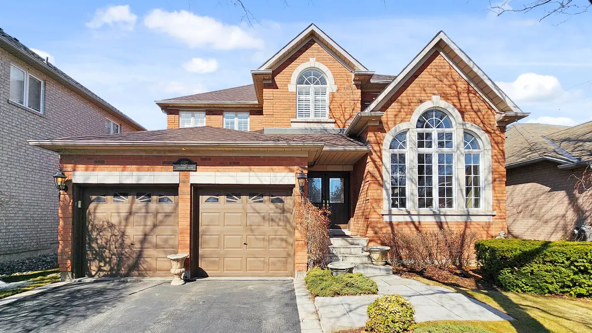1197 Lindenrock DR, Oakville, ON L6H 6T5