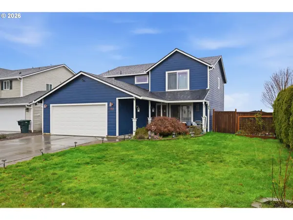 242 ADAMS DR, Kelso, WA 98626