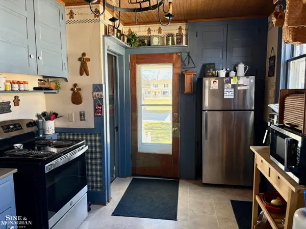 1609 Saint Clair River DR, Algonac, MI 48001