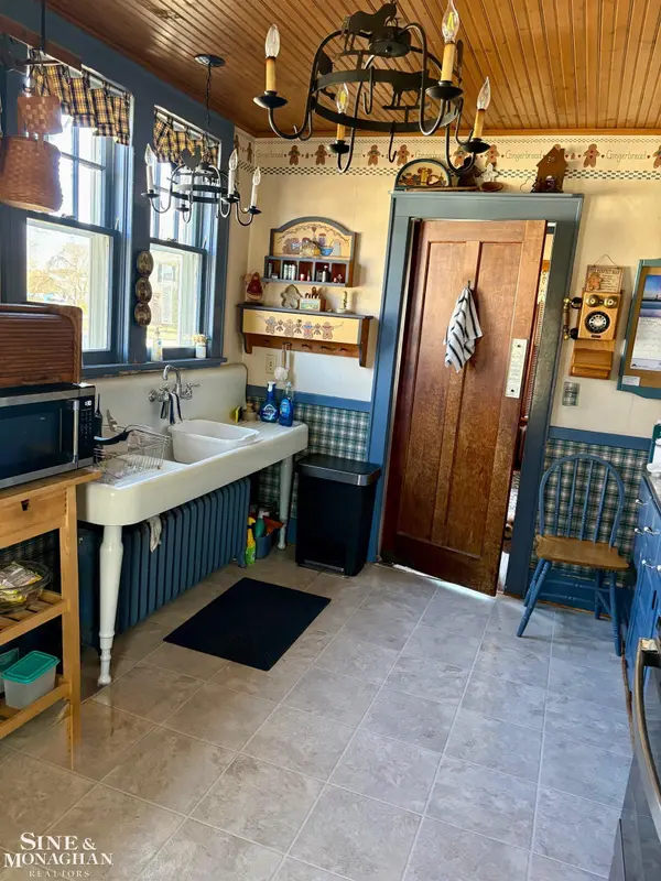 1609 Saint Clair River DR, Algonac, MI 48001