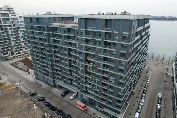 1 Edgewater DR #PH33, Toronto C08, ON M5A 0L1