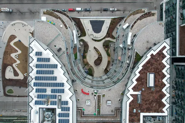 1 Edgewater DR #PH33, Toronto C08, ON M5A 0L1