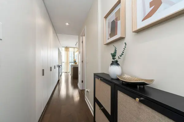 110 Charles ST E #2404, Toronto C08, ON M4Y 1T5