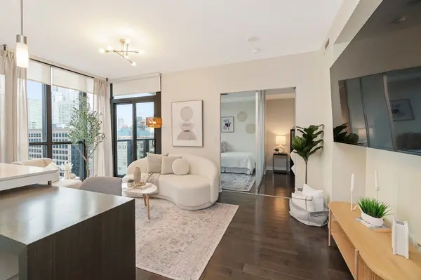 110 Charles ST E #2404, Toronto C08, ON M4Y 1T5