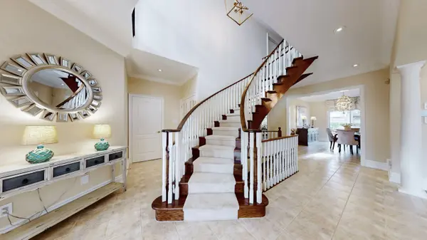 1197 Lindenrock DR, Oakville, ON L6H 6T5