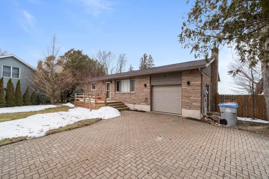 74399 Cardinal CT, Bluewater, ON N0M 1G0