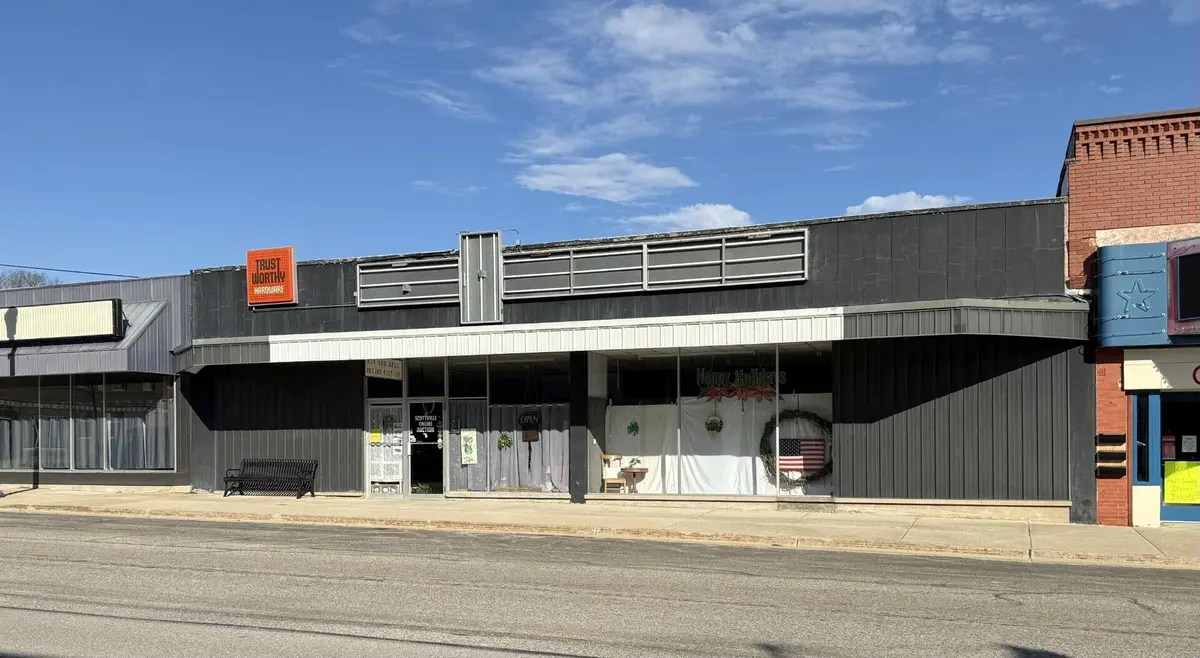 107 S Main ST, Scottville, MI 49454