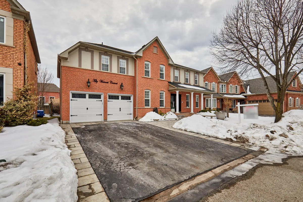 50 Westacott CRES, Ajax, ON L1T 4H8