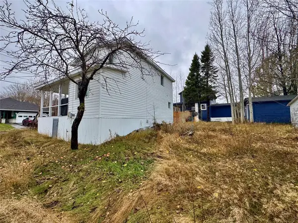 4 Quinton Street, Lewisporte, NL A0G 3A0
