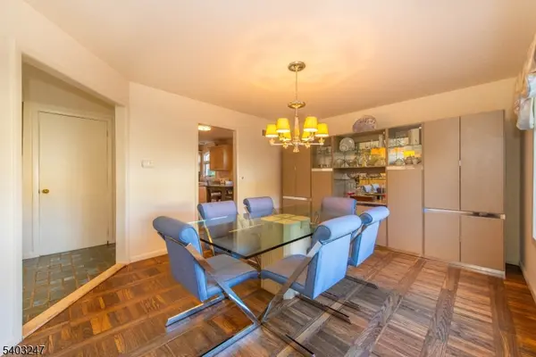 24 Malcolm Ct, Clifton City, NJ 07013