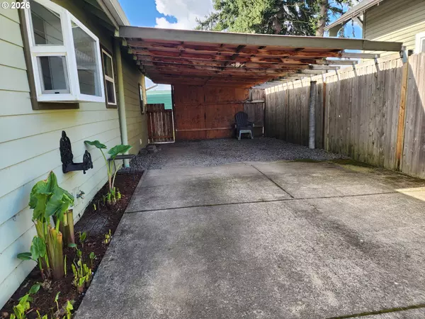 Molalla, OR 97038,208 S SWIEGLE AVE