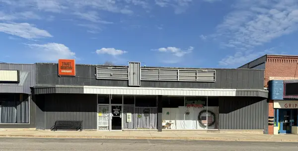 107 S Main ST, Scottville, MI 49454