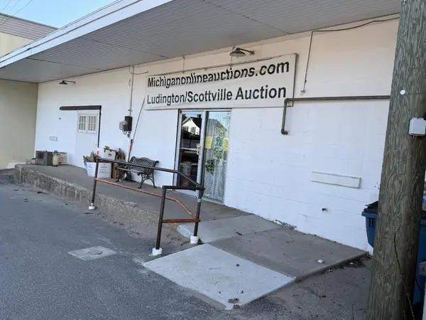 107 S Main ST, Scottville, MI 49454