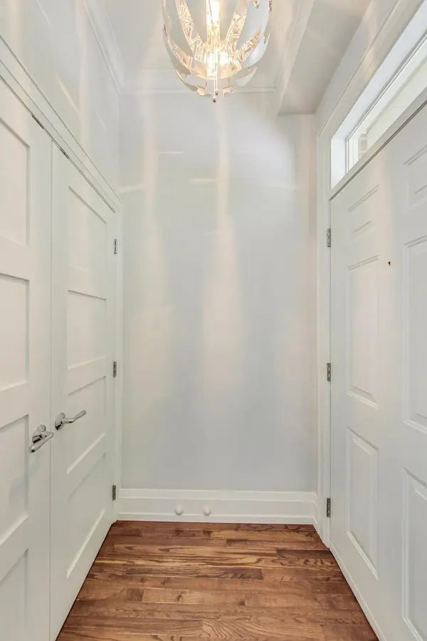 19 Earl ST, Toronto C08, ON M4Y 1M4