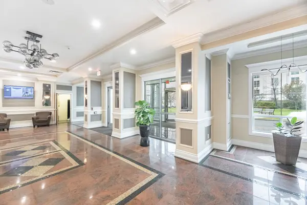 8 Rosebank DR #17K, Toronto E11, ON M1B 5Z3