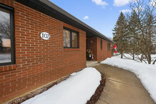 103 Curtis CRES, King, ON L7B 1C2