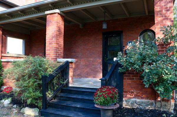 143 Fourth ST W, Collingwood, ON L9Y 1R6