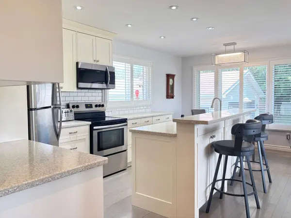 116 Mill ST E, Springwater, ON L0L 1V0