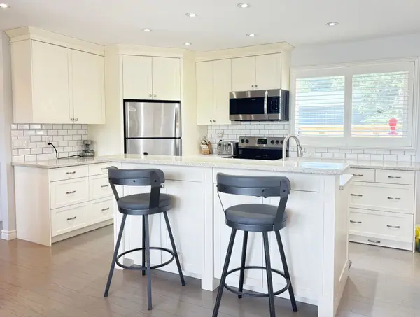 116 Mill ST E, Springwater, ON L0L 1V0