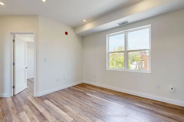 254 Armadale AVE ##1, Toronto W02, ON M6S 3X4