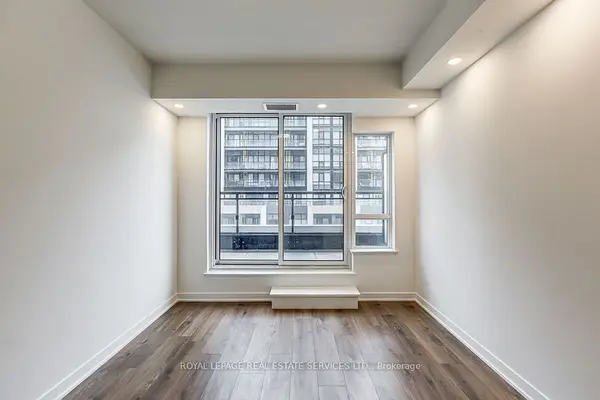 395 Dundas ST W #324, Oakville, ON L8M 4M2