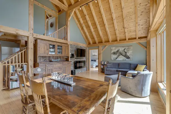 954461 7th Line Ehs RD, Mono, ON L9W 6G1