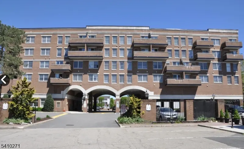 12 Iron Forge Sq #12, Pompton Lakes Boro, NJ 07442