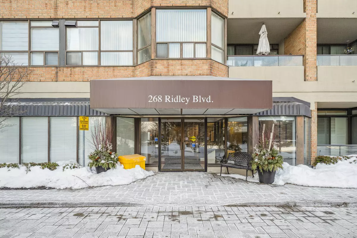 Toronto C04, ON M5M 4N3,268 Ridley BLVD #1716