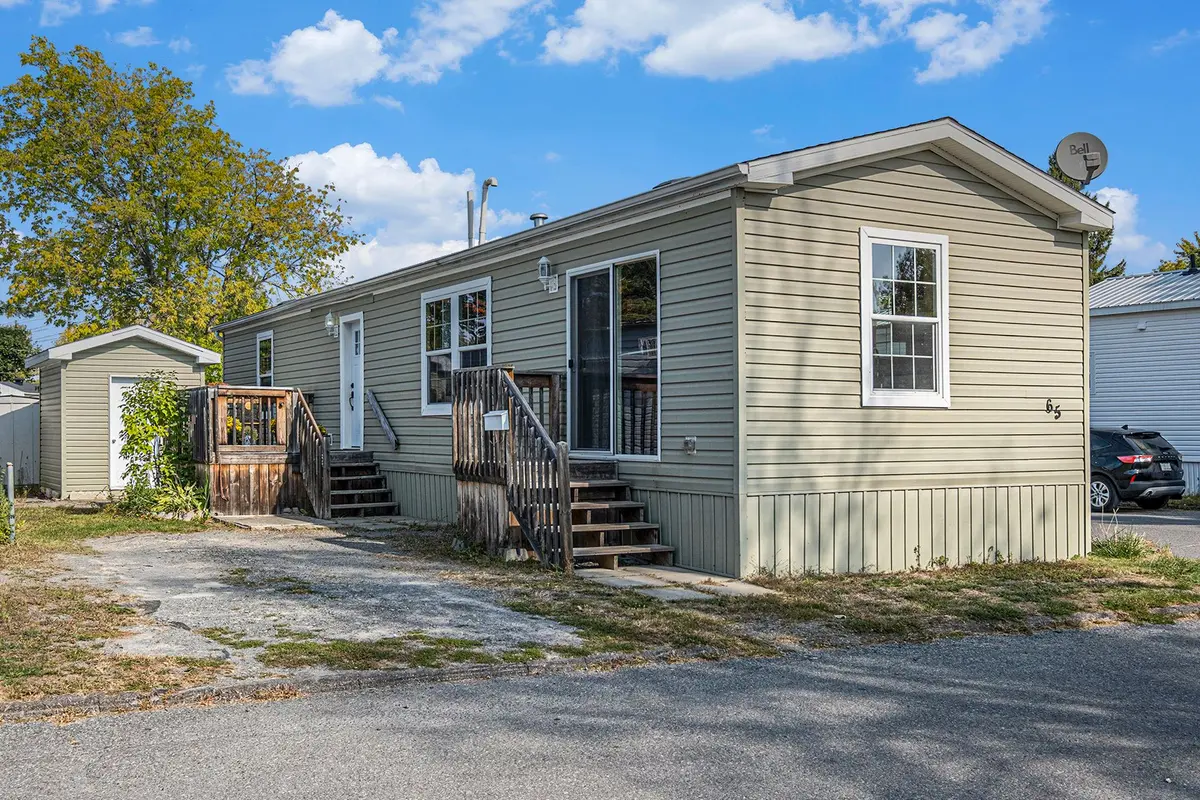 65 Vanier RD, Bells Corners And South To Fallowfield, ON K2H 7P6