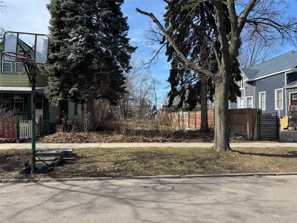 4037 Gilbert ST, Detroit, MI 48210