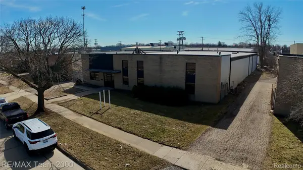 32537 Parklane ST, Garden City, MI 48135