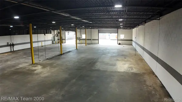 32537 Parklane ST, Garden City, MI 48135