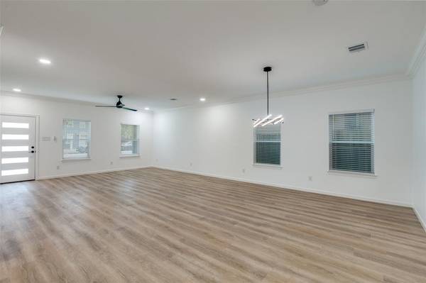 1727 Pear, Dallas, TX 75215