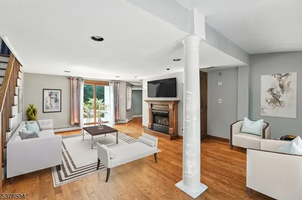 140 W Greenbrook Rd, North Caldwell Boro, NJ 07006