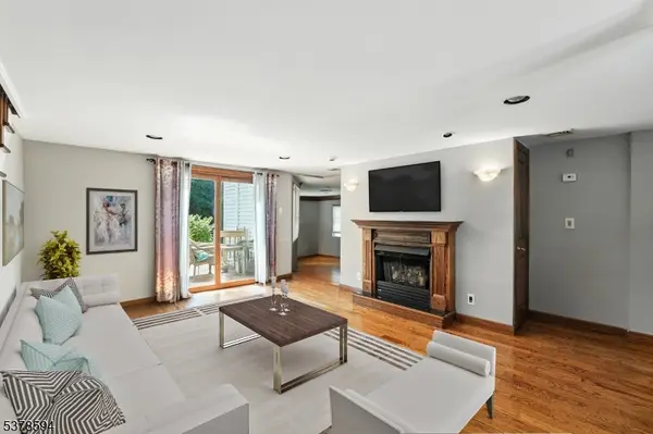 140 W Greenbrook Rd, North Caldwell Boro, NJ 07006