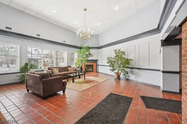 12 Iron Forge Sq #12, Pompton Lakes Boro, NJ 07442