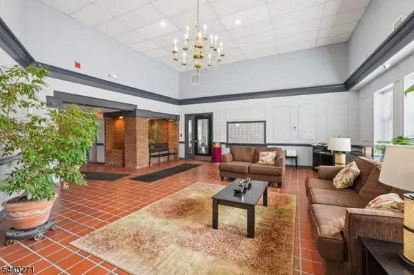 12 Iron Forge Sq #12, Pompton Lakes Boro, NJ 07442