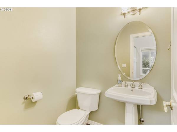 3696 CARMAN DR, Lake Oswego, OR 97035