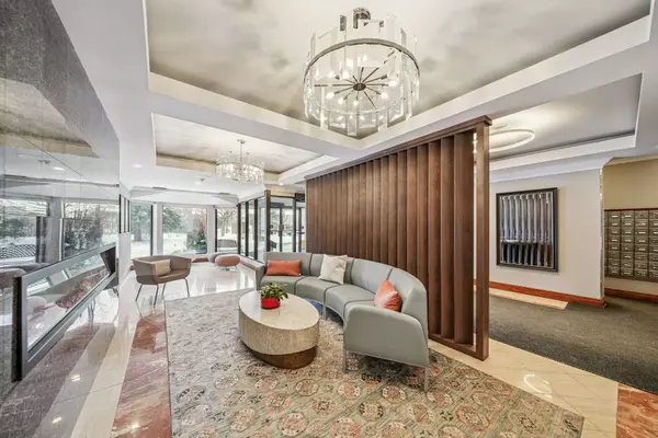 Toronto C04, ON M5M 4N3,268 Ridley BLVD #1716