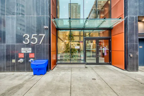 357 King ST W #201, Toronto C01, ON M5V 1K1