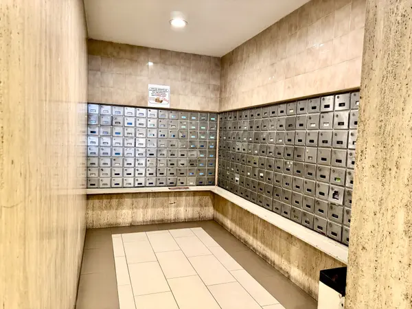 100 Leeward Glenway #404, Toronto C11, ON M3C 2Z1